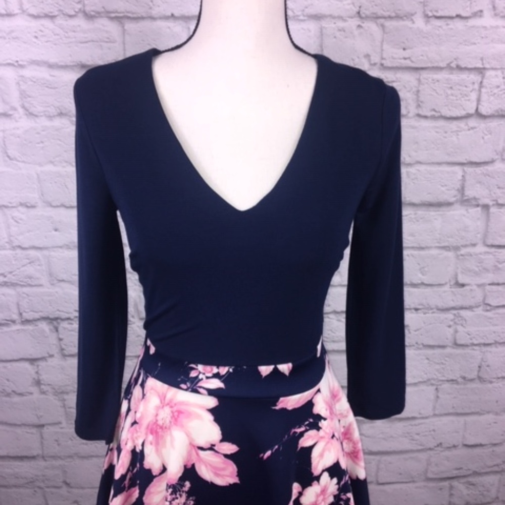 ❤️ Cute Juniors Fit & Flare Dress - Picture 3 of 8